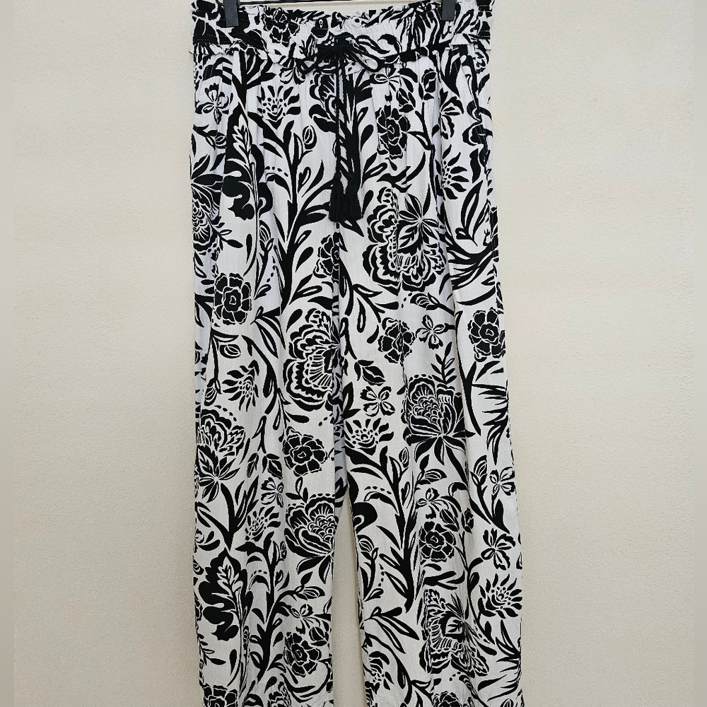 Knox Rose Black And White Wide Leg High Rise Pull On Pants